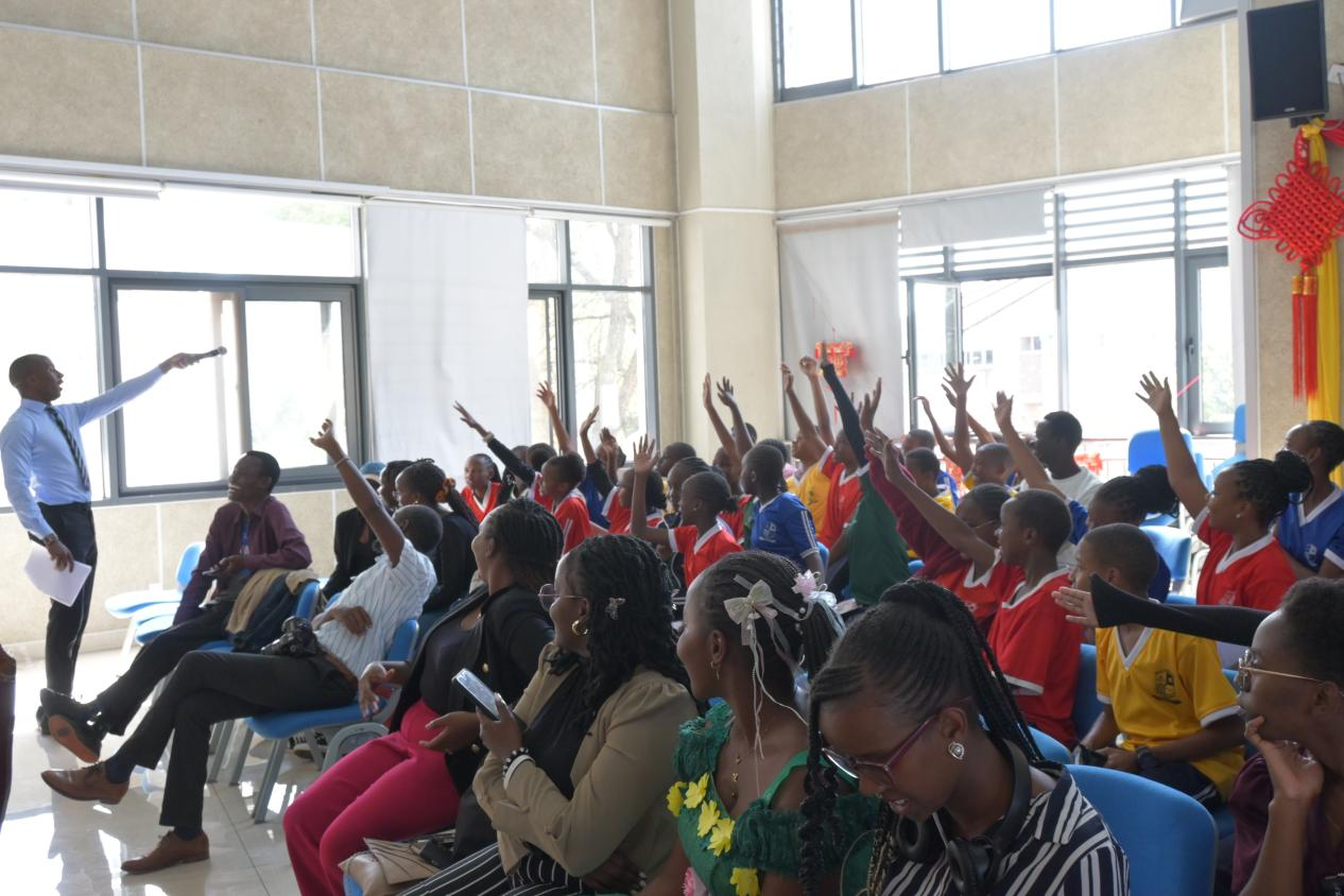 现场观众参与问答环节。孔子学院供图