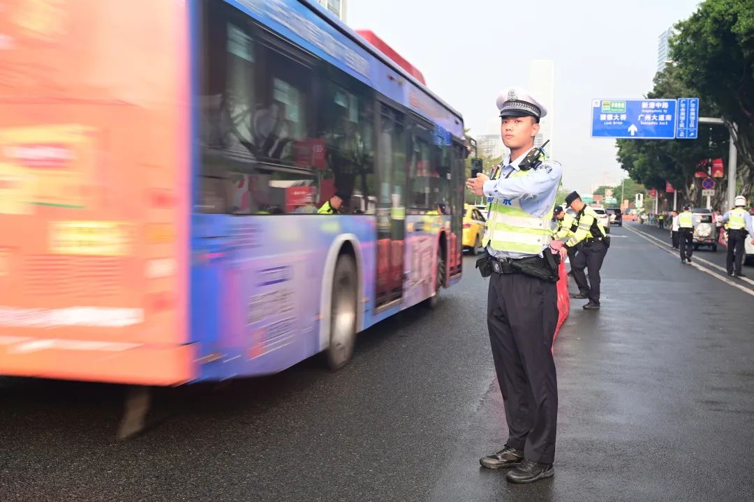 ���ݽ�����ȫ�����Ϲ㽻��չ���ܱߵ�·��ȫ��˳�������򡣣�����ͼ�����ݽ�����ͼ