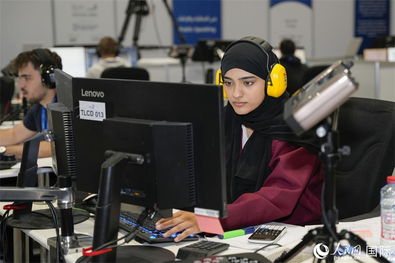 选手在进行网站设计。人民网 塔里克·易卜拉欣摄