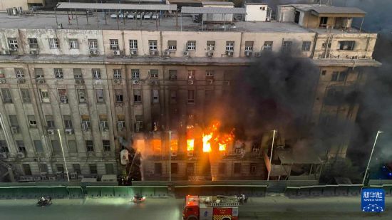  77գԱڰ׶һŴ¥Ļֳ»緢˹÷㣩