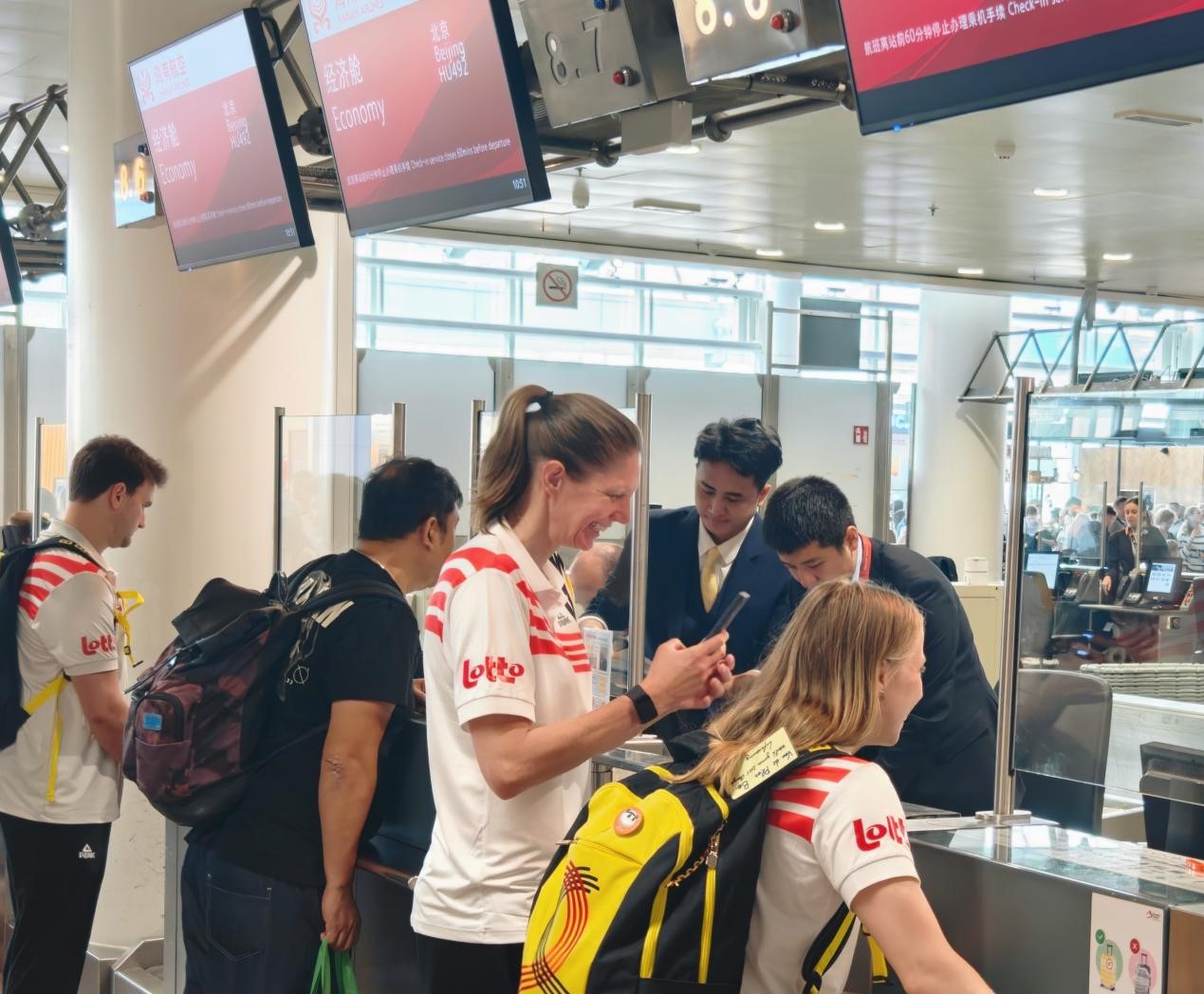 ͼΪ����ʱ�������ڰ����ǻ����������Ϻ��ղ�³�������´���ͼ