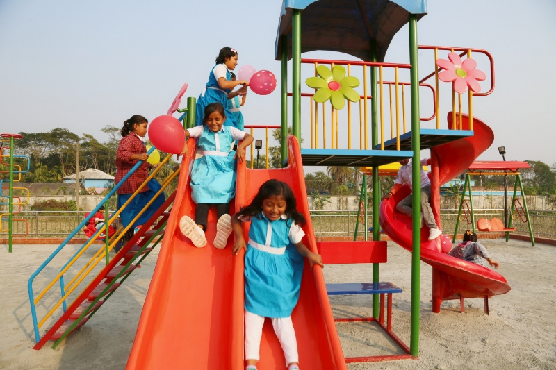 ͼƬϼĺڶͯ԰ˣ繫˾ͼ