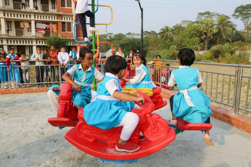 ͼƬϼĺڶͯ԰ˣ繫˾ͼ