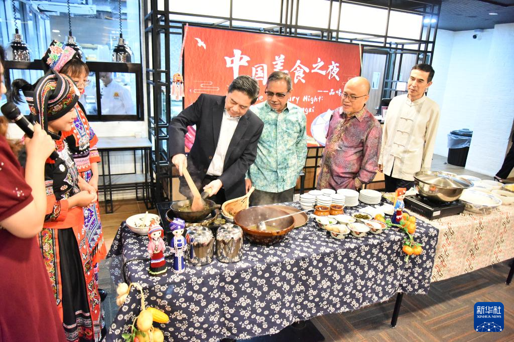 823գ׶˹ͼеѧԺαڡйʳ֮ҹƷζ衣»  