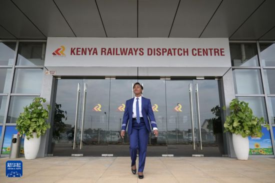 930·ޱյվŮԱ˹͢»  