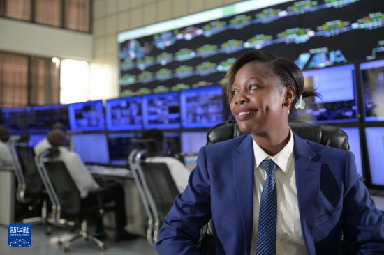 930·ޱյվŮԱ˹͢»  