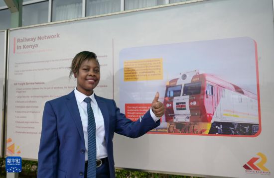 930·ޱյվŮԱ˹͢»  