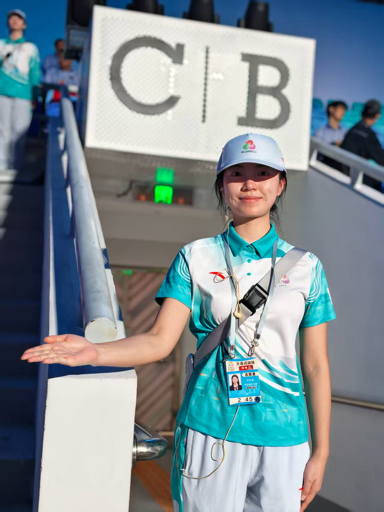 11��1�գ�ʮ���˿�Ļʽ���������������Ѽ��ڿ�̨����è���ڽ��й������������ܷ��߹�ͼ