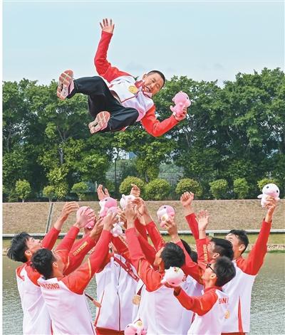 1111գڹݾеĵʮȫ˶ͧĿӰ˵ж־УɽӻùھӻǾնӻüͼΪɽѡֽԱףڡ» Ф