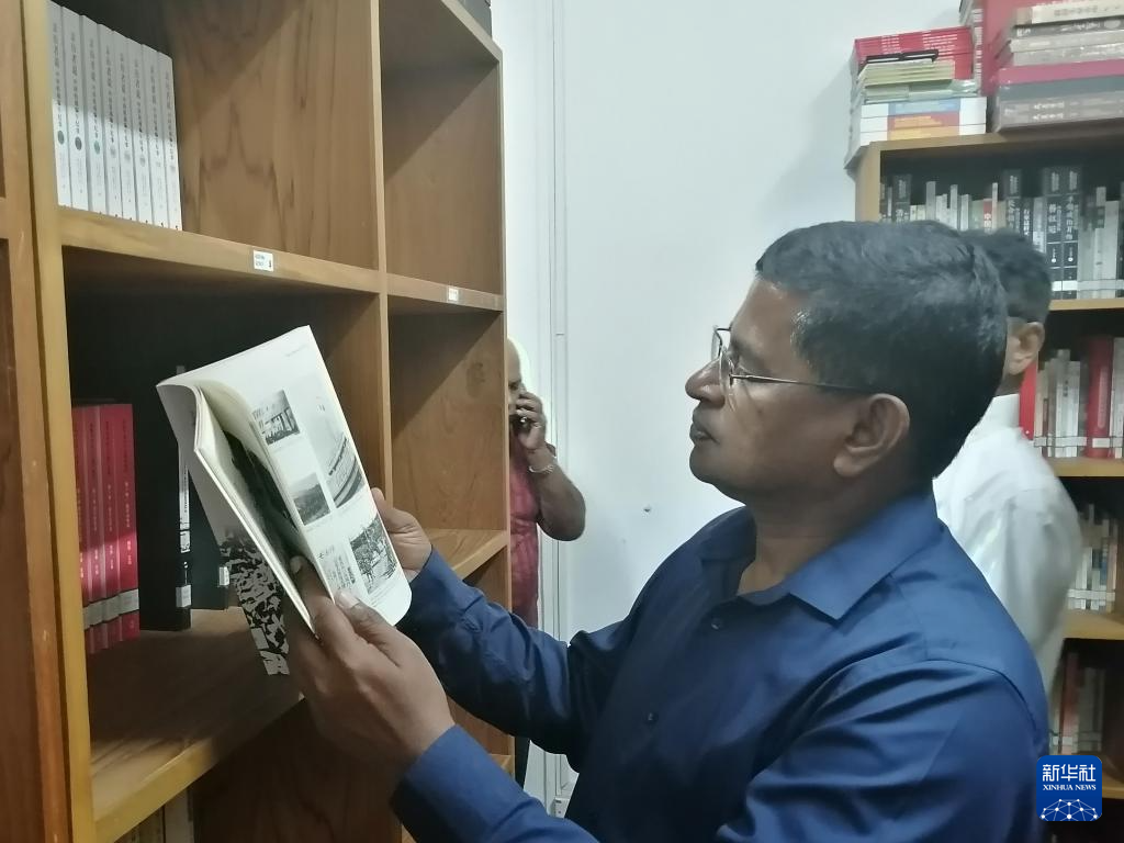 11��5�գ���˹�������׶������£��ι������й��Ļ�����ͼ��ݷ����鼮���»������ ������ ��