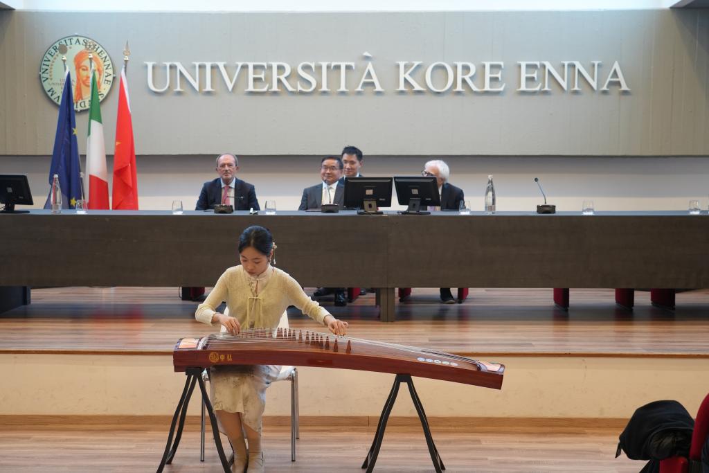 1111գɿ״ѧеġʿл֮ĶԻ󵮳400ꡱϵлĻʽϣһѧԺʦݡ» ҫͥ 