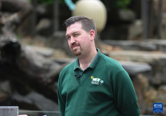 ����11��10�գ��ڰĴ����ǰ������£��������¶���԰԰����¡������ض������»���ɷá��»������ ��ƽ ��