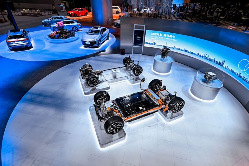 2025���ݳ�չһ���µ�չ̨���ܷ��߹�ͼ