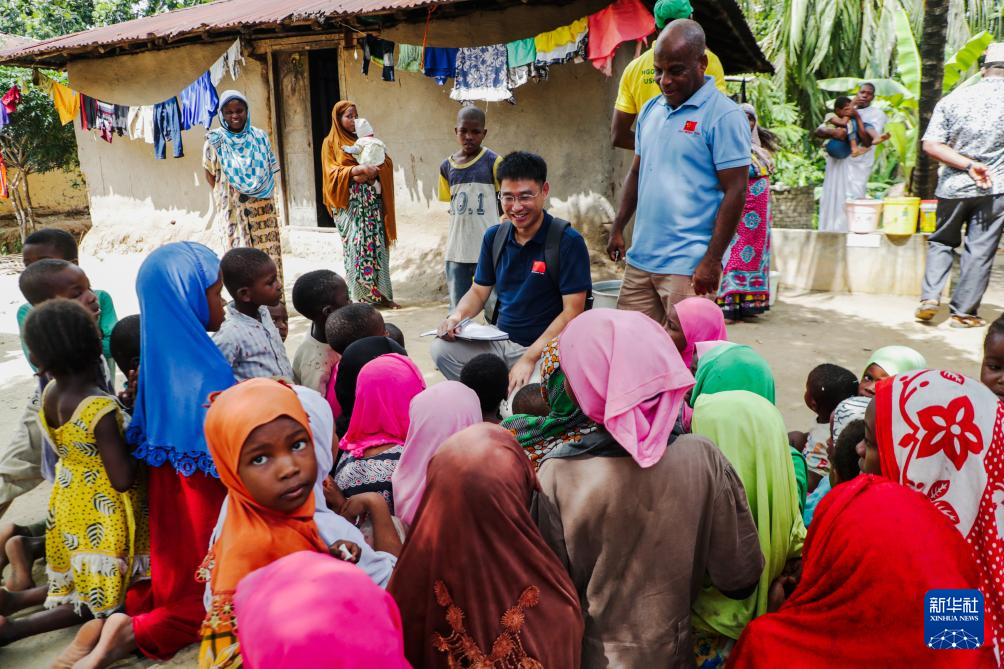 1��1�գ���̹ɣ����ɣ���Ͷ��ı��͵����й�Ԯ��̹ɣ���ǡ�ɣ���Ͷ�Ѫ���没���μ�����Ŀ��ר����ӳ���ΰ���У��뵱�ض�ͯ��������չ�������̡��»��緢���ն���������Ŧ�����㣩