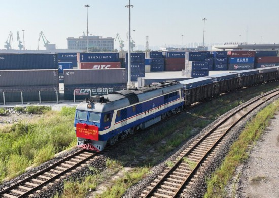 ����2025��10��13����������-����ͼ�������׷��ֳ������˻���Ƭ�����»������ ��Ȼ ��