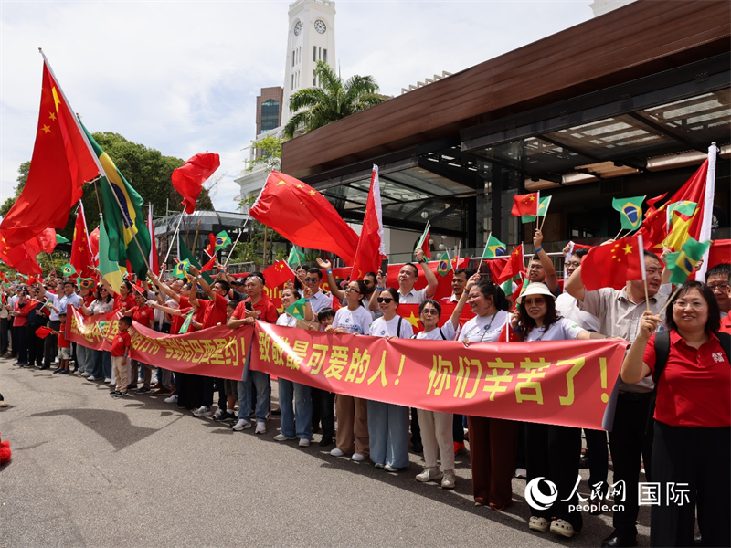 ����������Ա���й�פ����ʹ��ݹ�����Ա�Լ��������ڡ����Ȼ��˺����ʻ���Ա������������ͷӭ�ӡ�˿·���ۡ���ҽԺ����������ʵϰ�� ��������