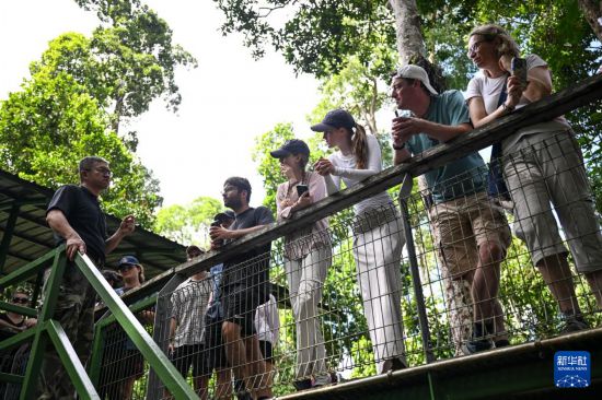 1��19�գ�����������ɳ���ݶ���������ɽ�������������������ܱ������ģ����Ĵ�ʼ�˼���ϯִ�йٻ��޵¸��οͽ��������ܵ�ϰ�ԡ��»������ ��һ�� ��