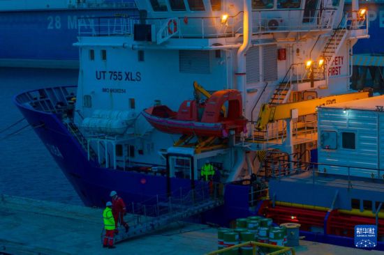 2��10�գ��ڰ����ݽ��Ϳ⴬����ͷ��������Ա�Բ��뺣����ҵ�Ĵ������в������»������ �¿��� ��