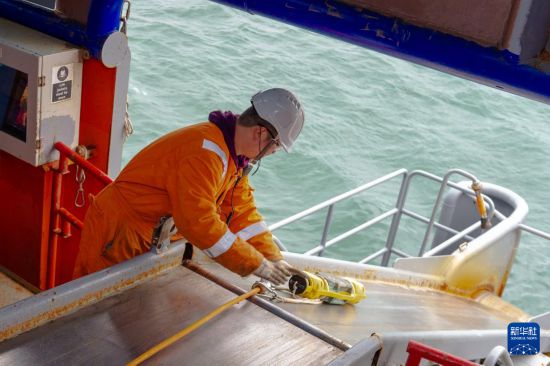 2��10�գ��ڰ����ݽ��Ϳ⴬����ͷ���з�������Ա�ڽڵ㴬����ʾ������ҵ���»������ �¿��� ��