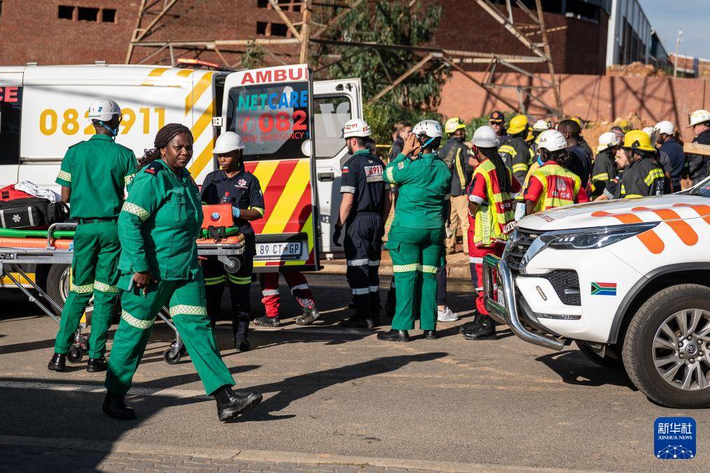 3��2�գ�������Ա���Ϸ�Լ����˹���Ľ���̮���¹��ֳ���ҵ���»��緢��ϣ���ȡ��º�Ĭ���㣩